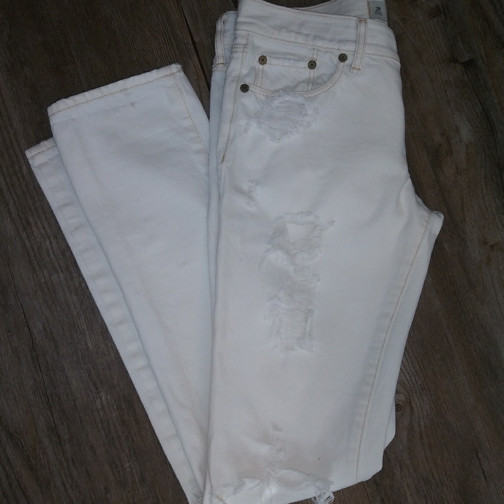 Abercrombie & Fitch white distressed jeans